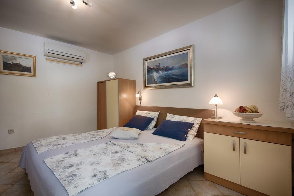 Villa Kamenica Komiža Esterno foto